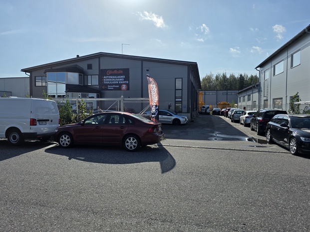 Kuva autohuoltoliikkeestä Color master Helsinki